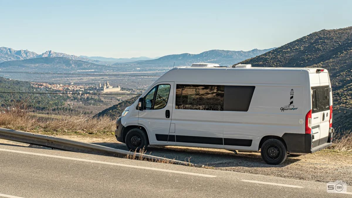 ¿Puedo alquilar una camper en España con licencia chilena, argentina o uruguaya?