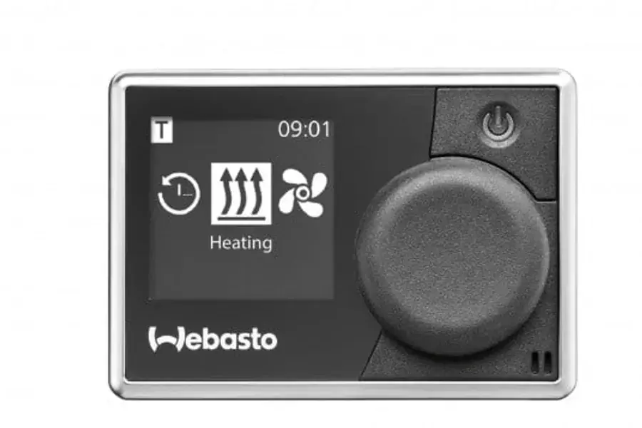 Panel de control táctil Webasto ThermoCom mostrando modo calefacción activo en camper